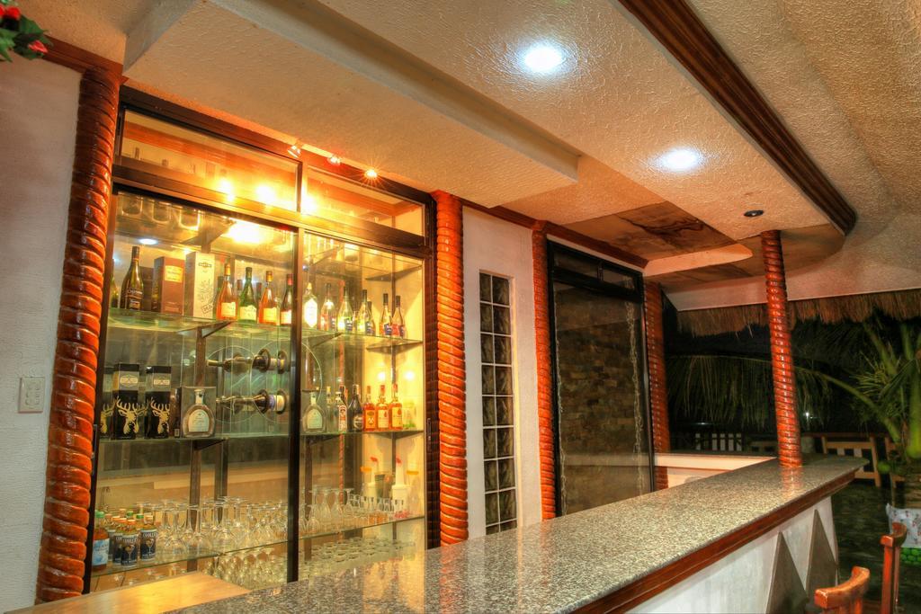 Jaimee'S Hotel, Resort And Restaurant Maasin  Exterior foto